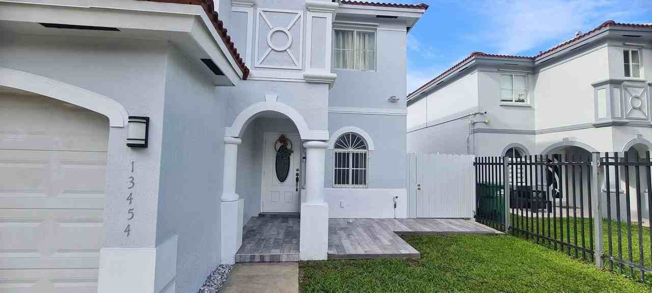 13454 Sw 262nd St - Photo 4 of 40