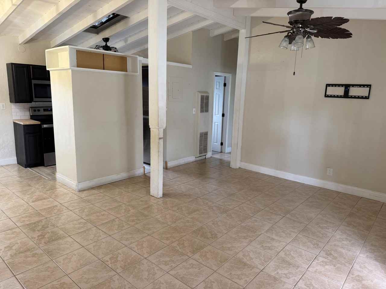 804 Sw 24th Ave - Photo 2 of 8