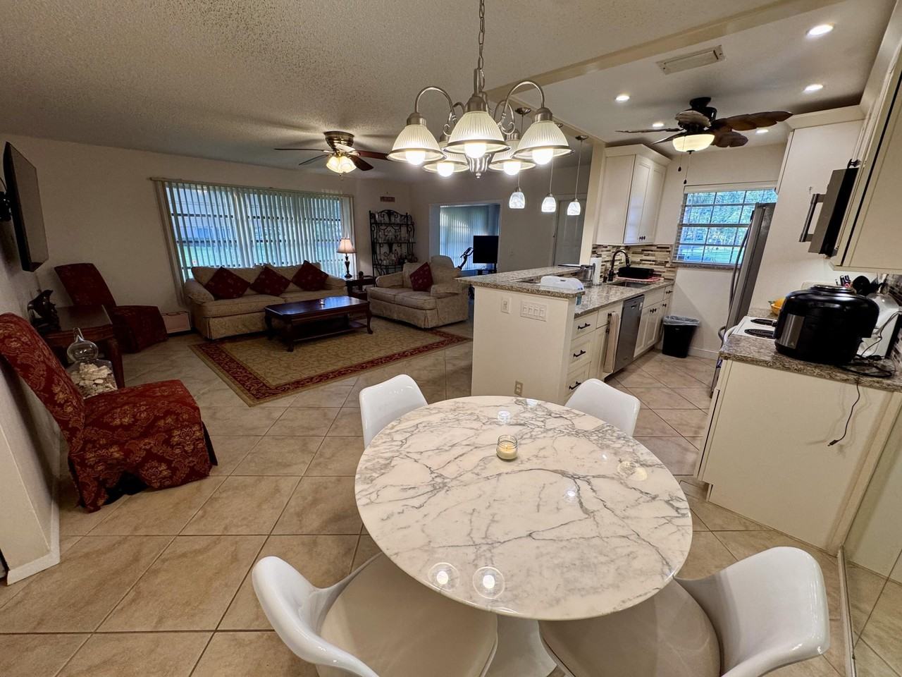 1252 Club Dr W #D - Photo 7 of 23