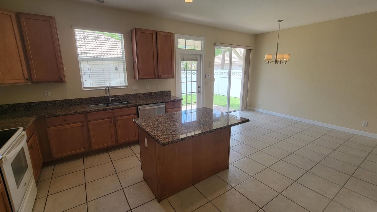 8033 Murano Cir - Photo 2 of 13