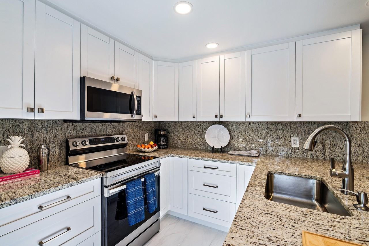 2316 23rd Ct - Photo 4 of 23