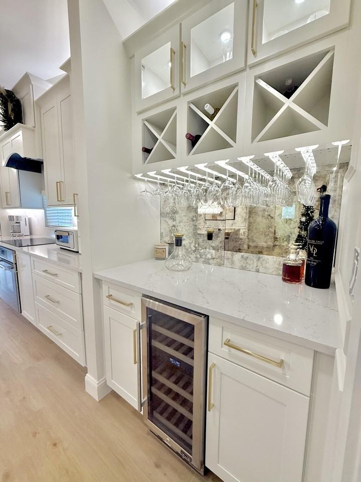 1770 Nw 22nd Ave - Photo 6 of 30