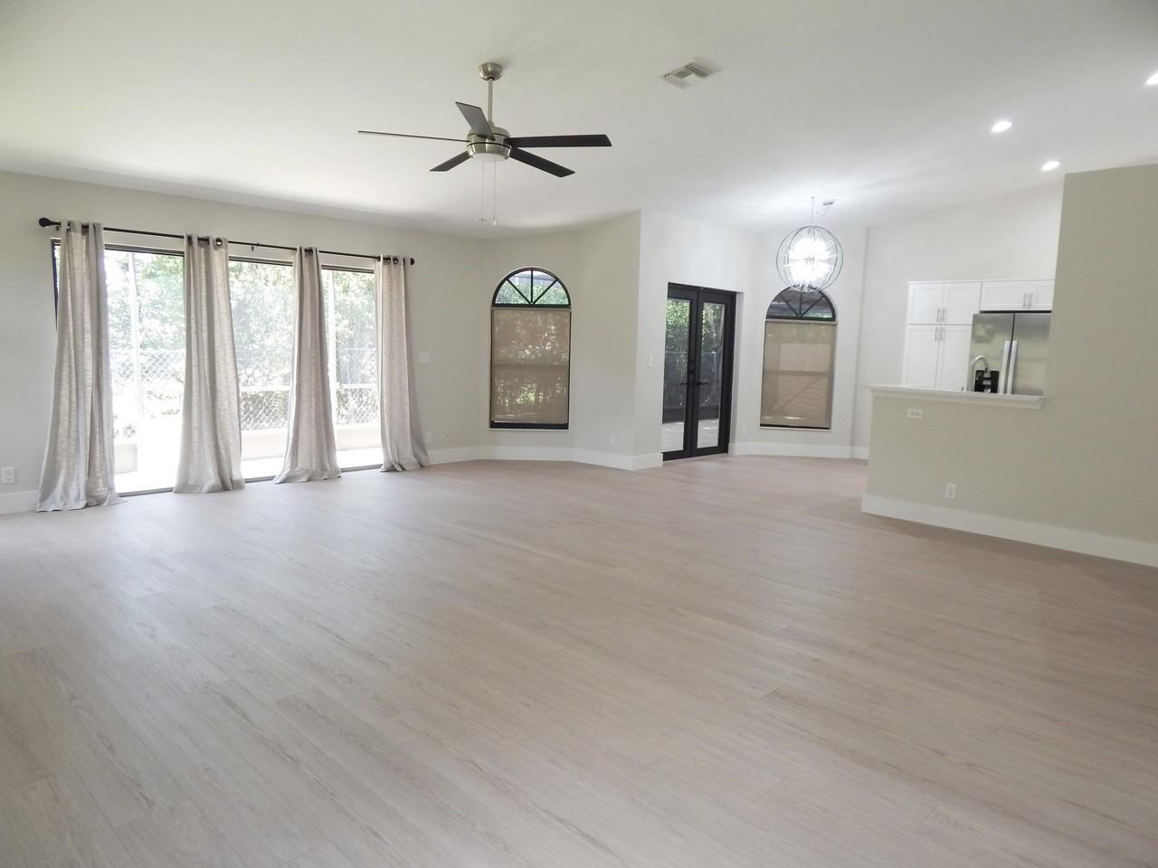 22864 Marbella Cir - Photo 3 of 50