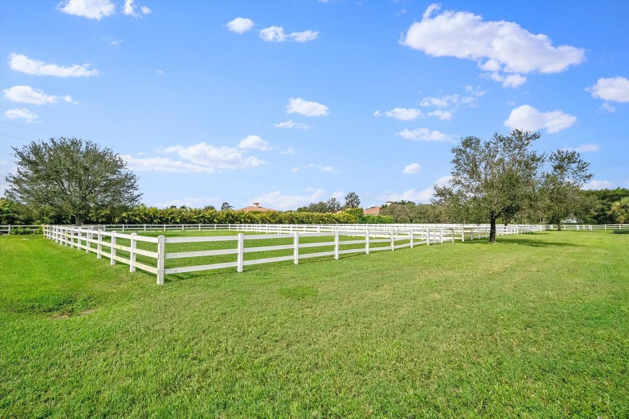 15416 Sunnyland Ln #BARN - Photo 3 of 18
