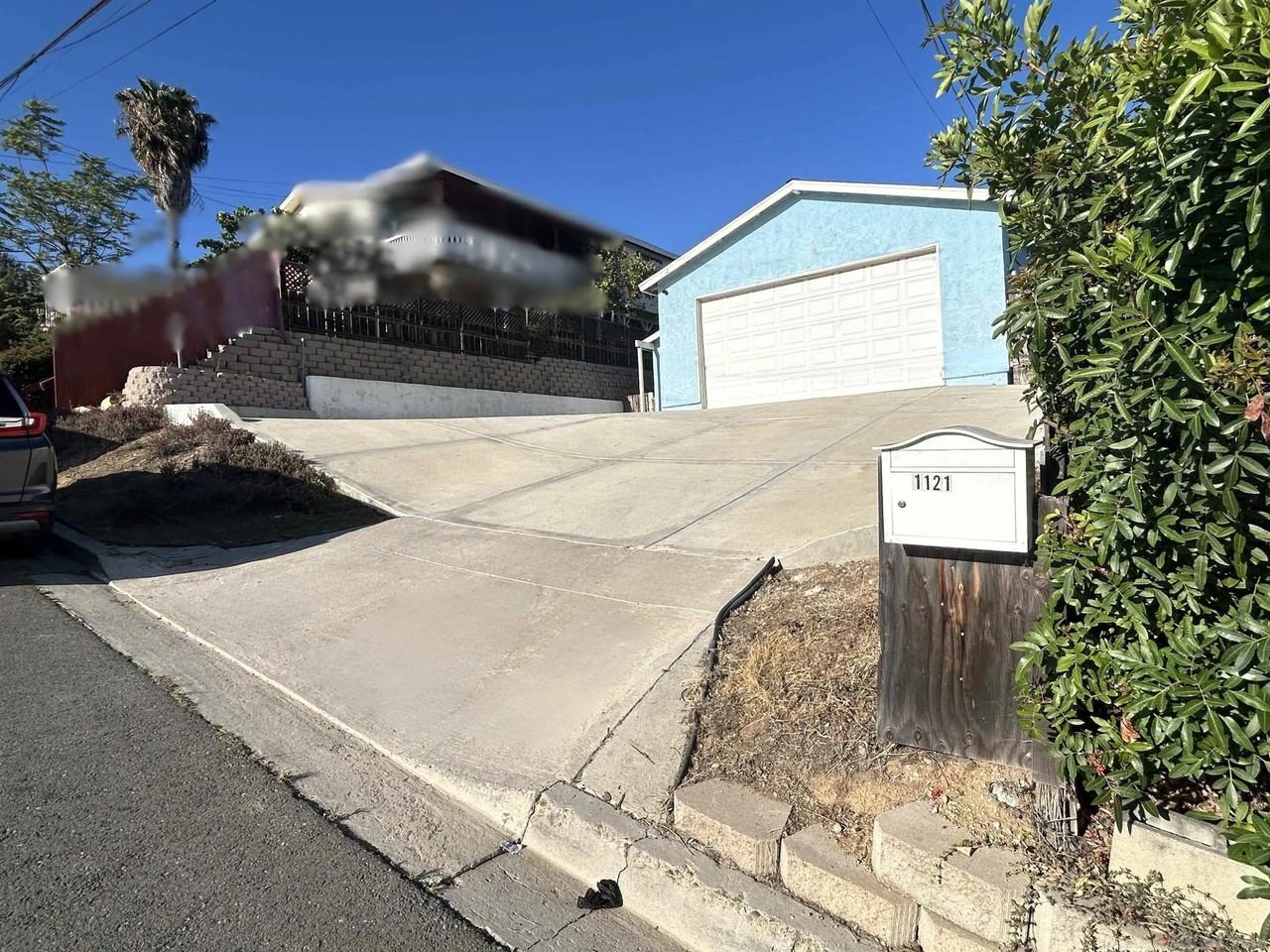 1121 Grand Ave - Photo 2 of 18