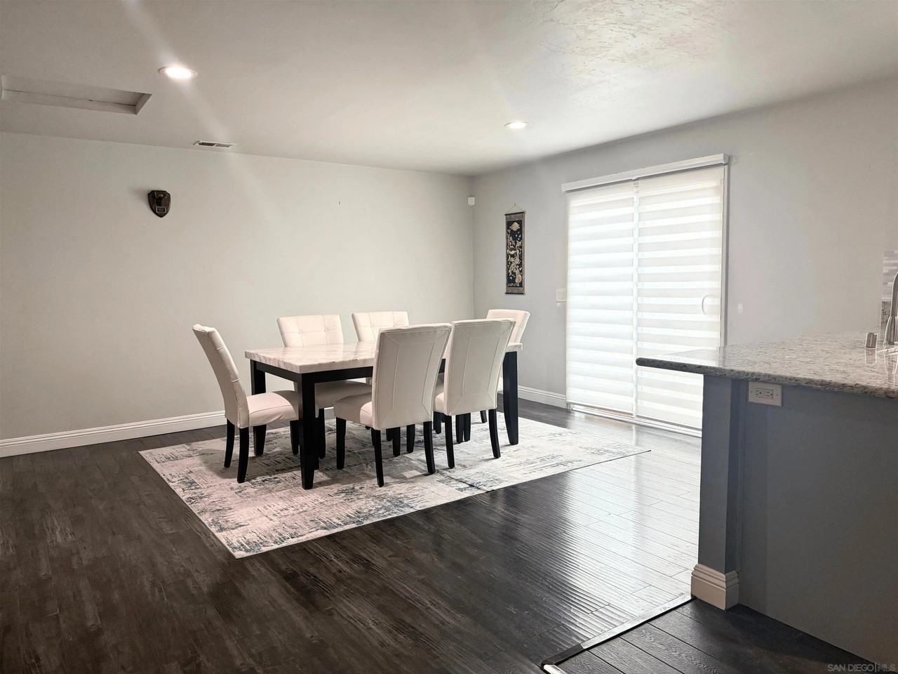 1121 Grand Ave - Photo 6 of 18