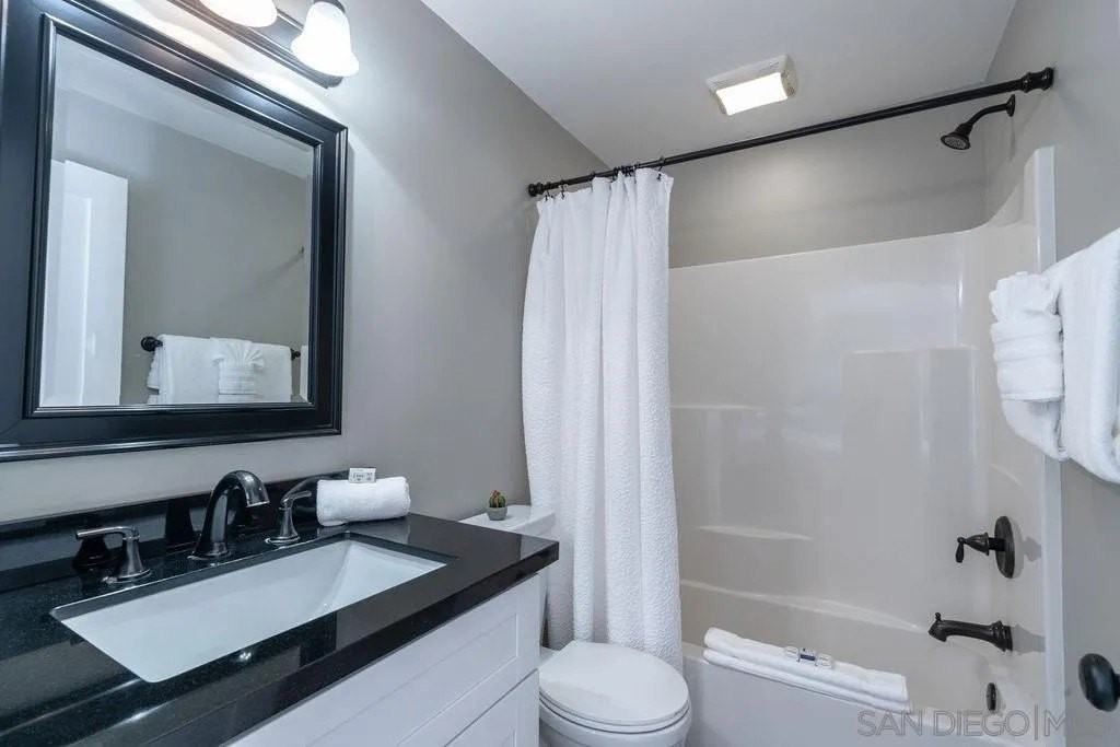 847 Beryl St - Photo 5 of 23