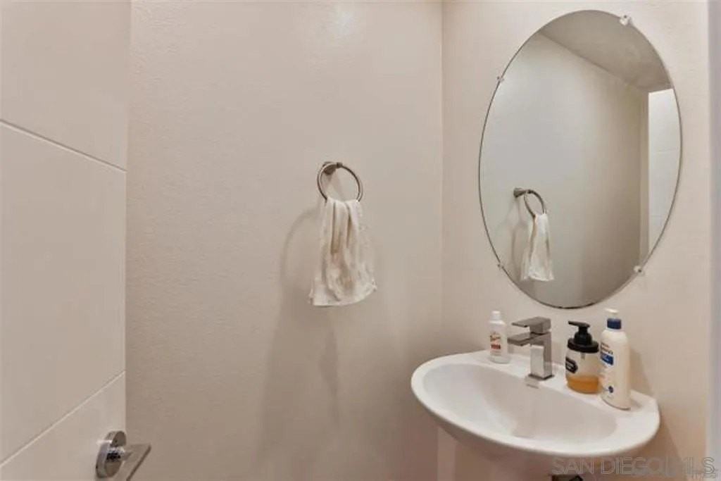 1455 Banahaw Way #11 - Photo 5 of 15