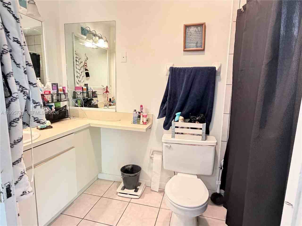 954 Nw 14th St - Photo 6 of 8