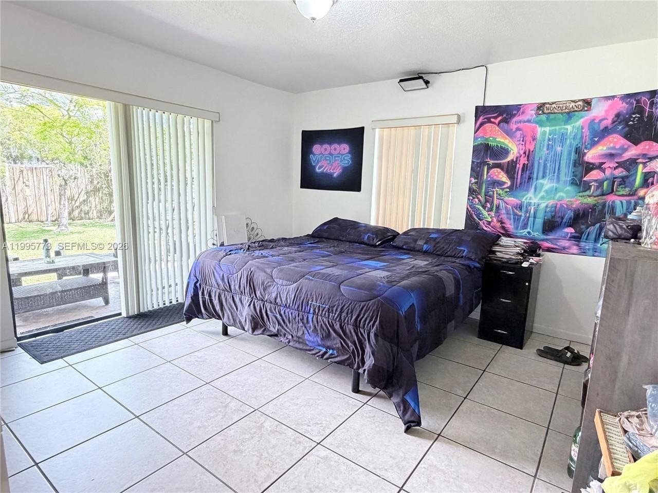 954 Nw 14th St - Photo 7 of 8