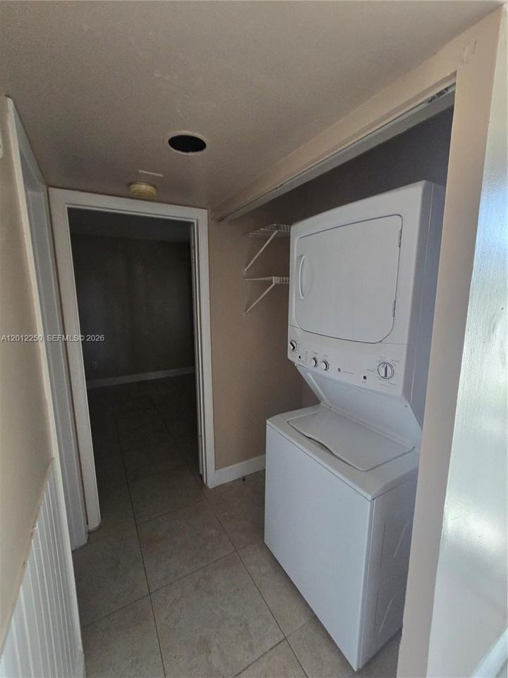 1630 Sandpiper Blvd - Photo 7 of 8