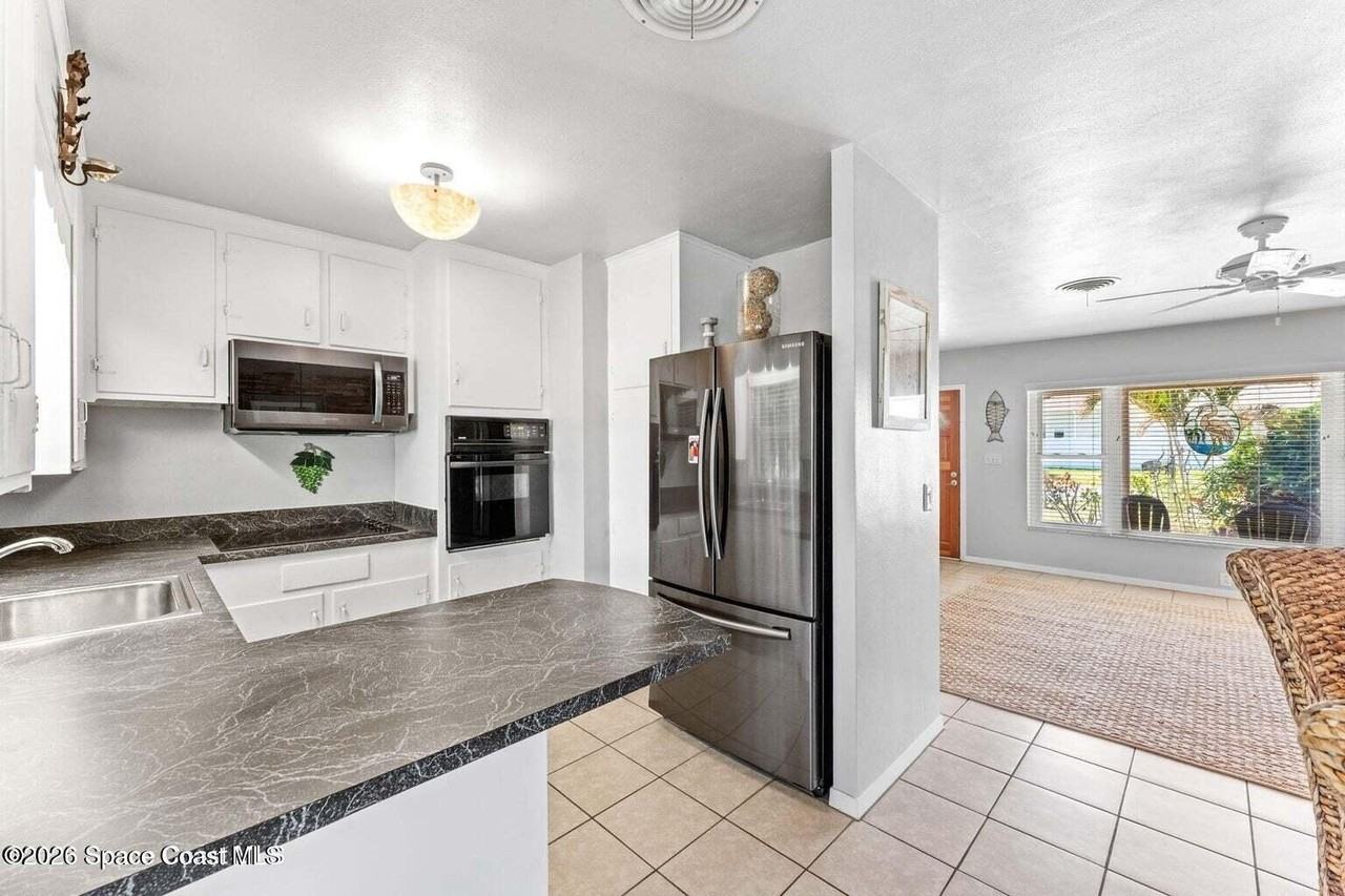 301 S Ramona Ave - Photo 6 of 18