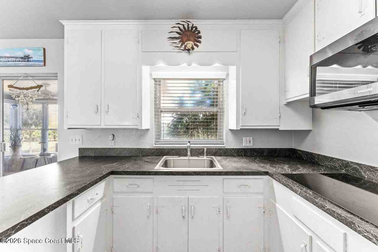 301 S Ramona Ave - Photo 7 of 18