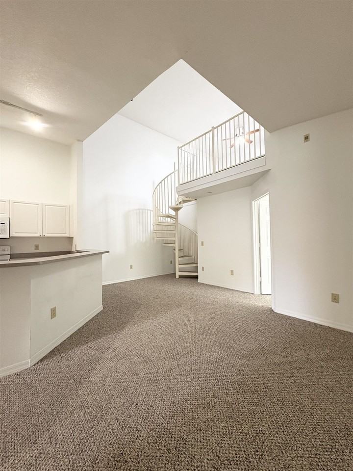 17201 Harbour Vista Cir - Photo 3 of 11