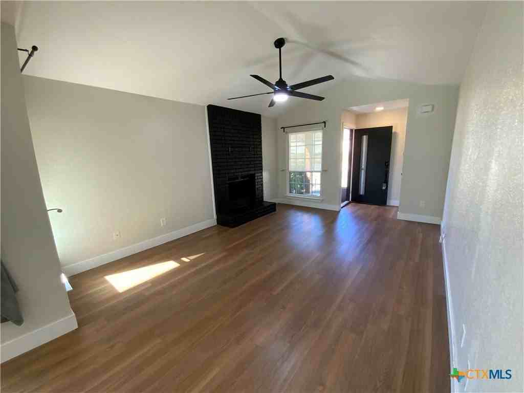 4725 Hartrick Bluff Rd - Photo 5 of 27