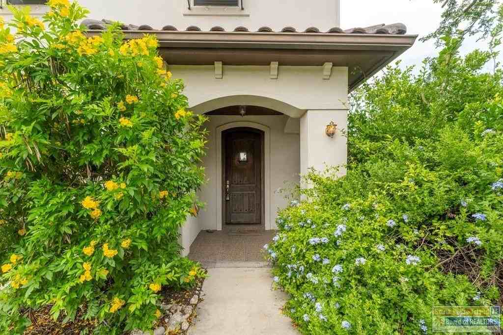 133 Oleander Dr - Photo 3 of 50