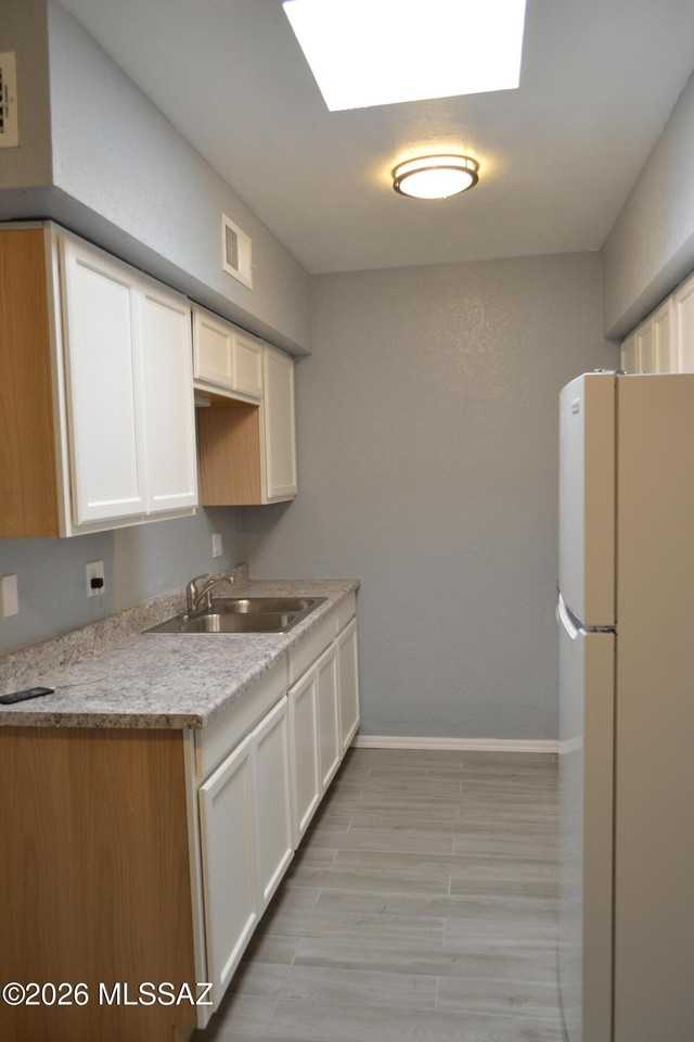 1902 S Montezuma Ave #C - Photo 4 of 19