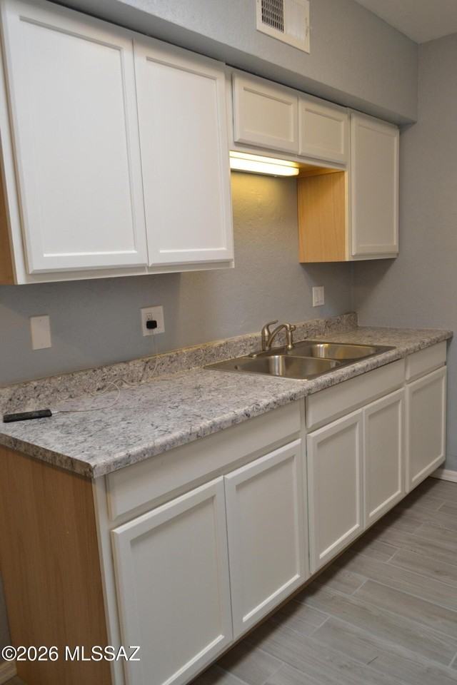 1902 S Montezuma Ave #C - Photo 5 of 19