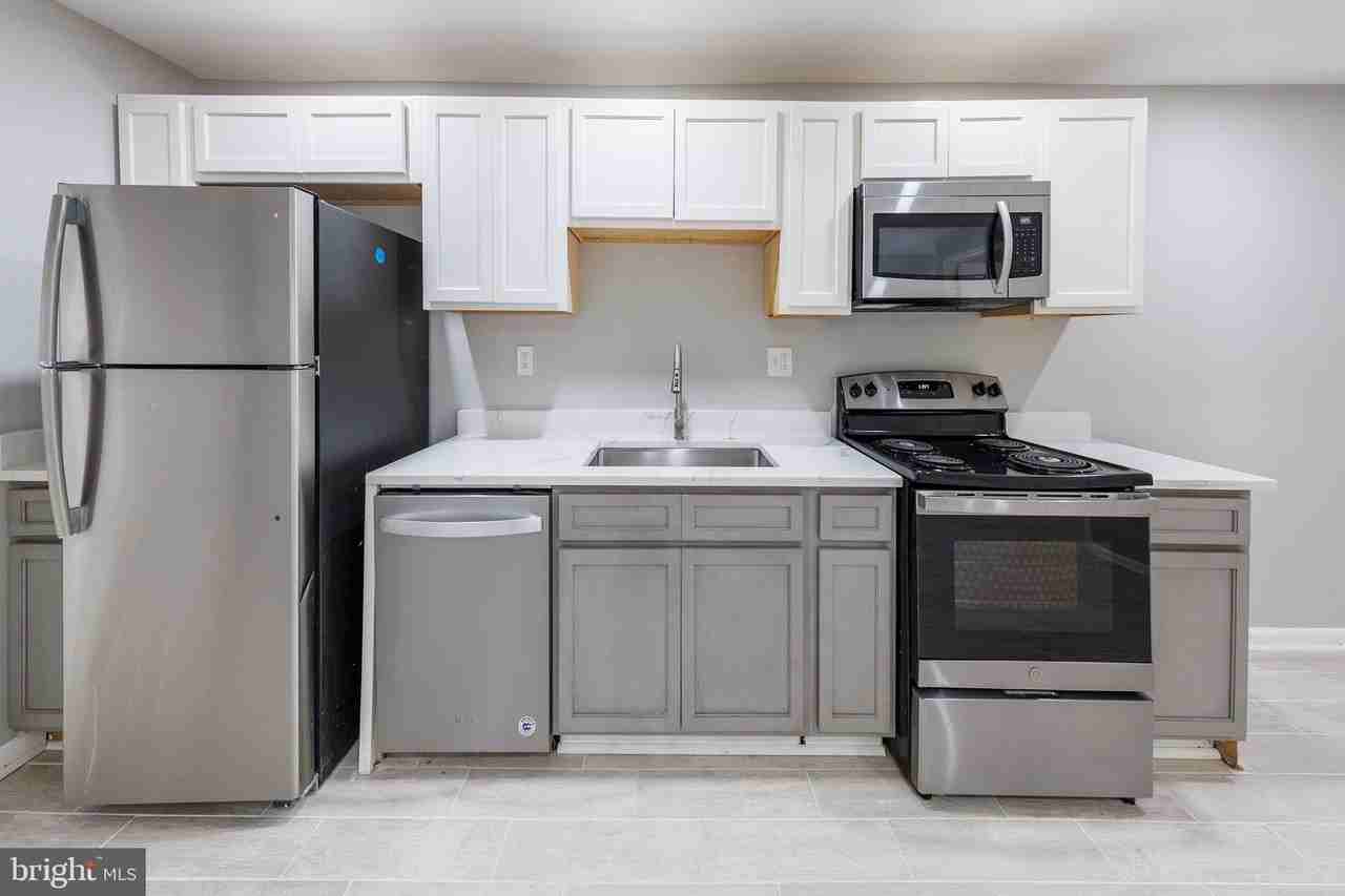 1235 Shepherd St Nw #2 - Photo 7 of 19