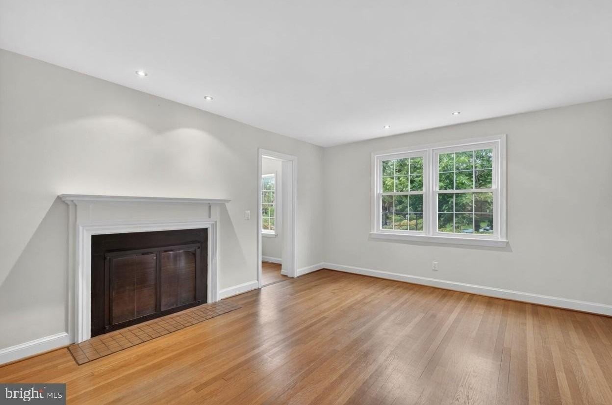 4325 47th St Nw - Photo 3 of 22