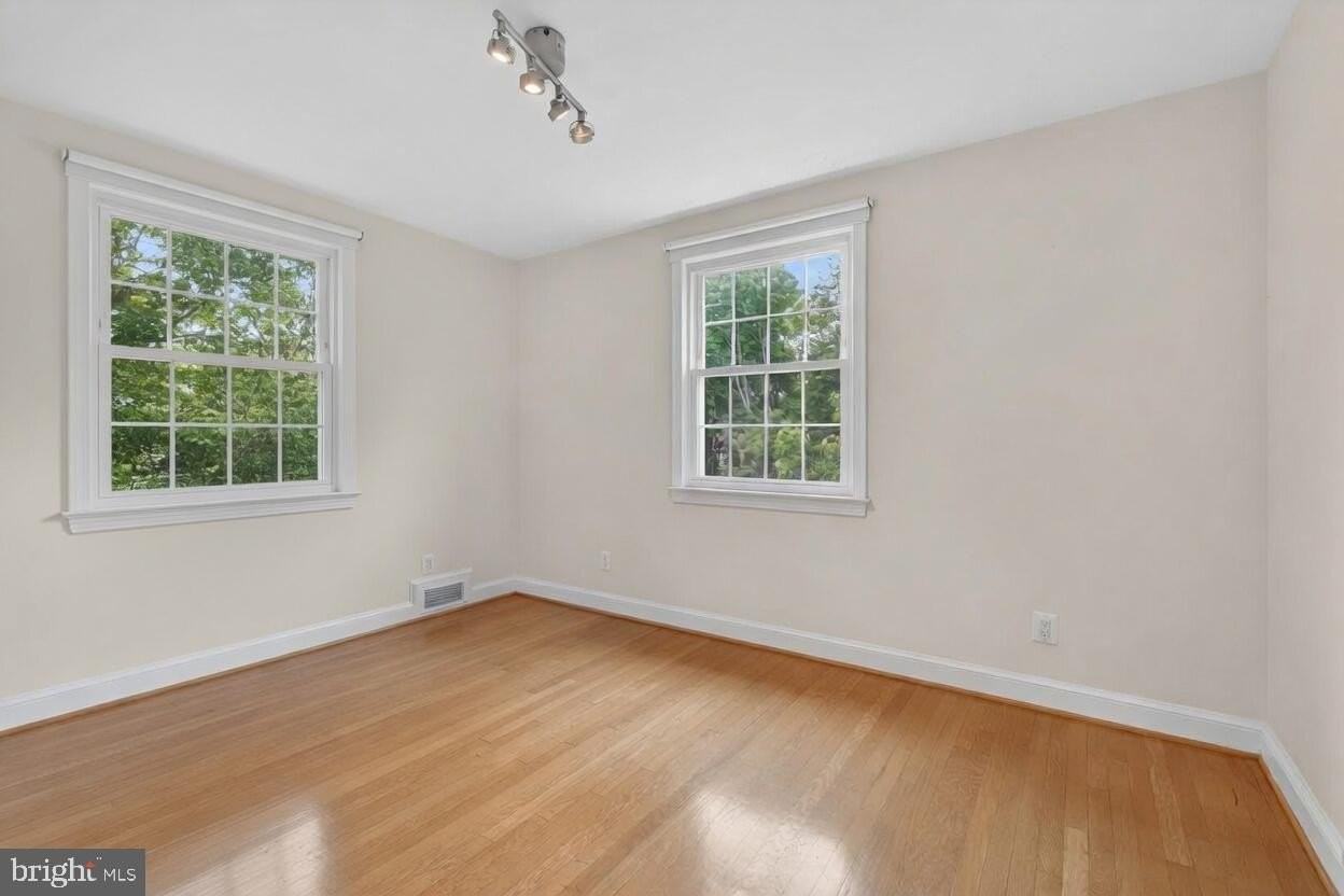 4325 47th St Nw - Photo 5 of 22