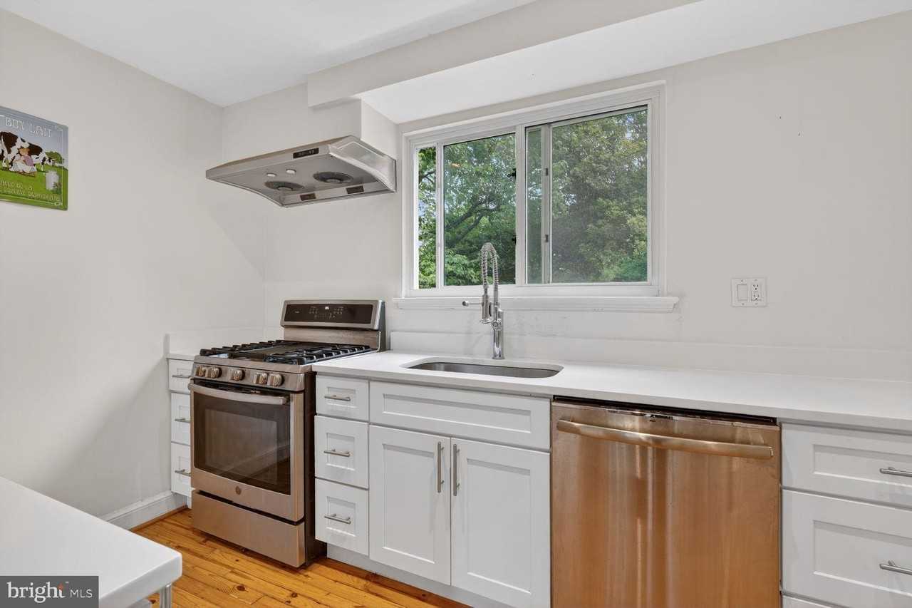 4325 47th St Nw - Photo 6 of 22