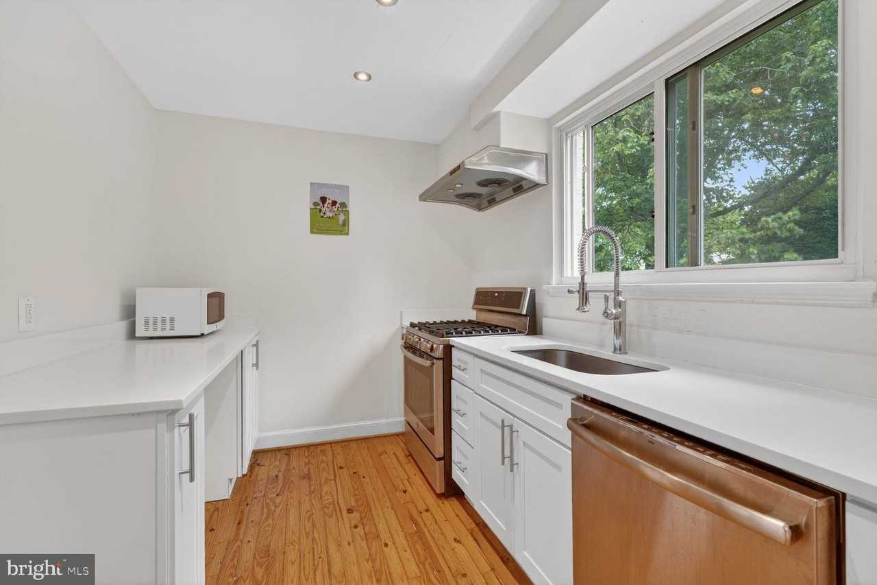 4325 47th St Nw - Photo 7 of 22