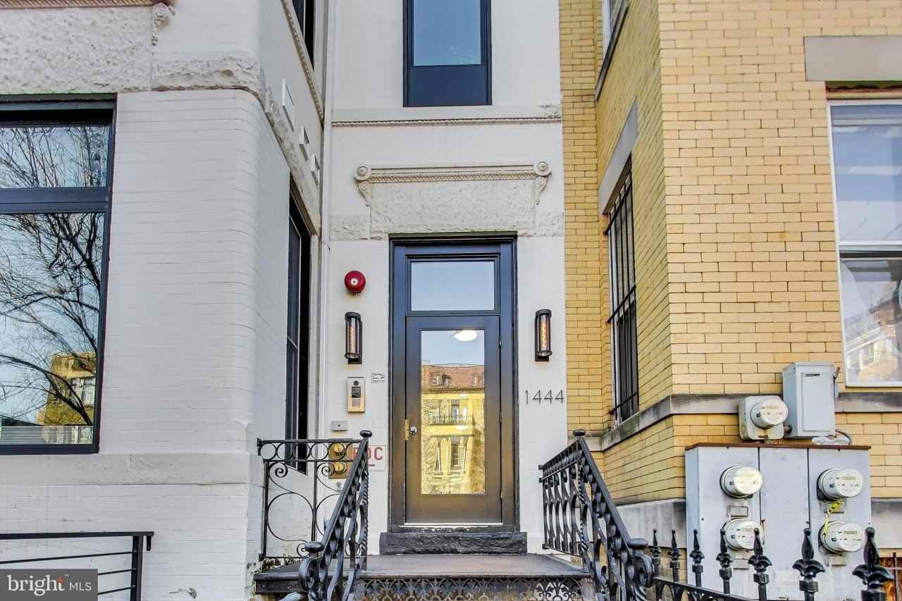 1444 Harvard St Nw #1 - Photo 4 of 19