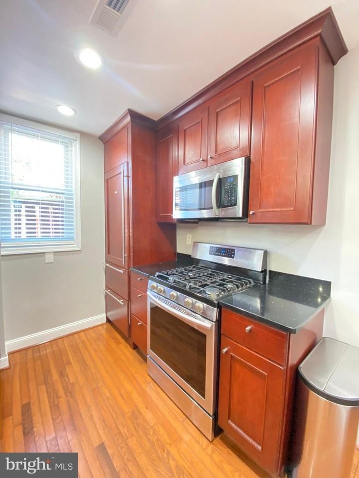 615 Lamont St Nw - Photo 4 of 32