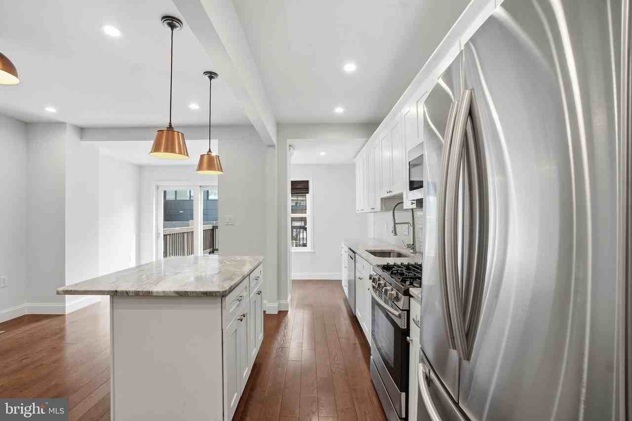 1118 Chicago St Se - Photo 5 of 27