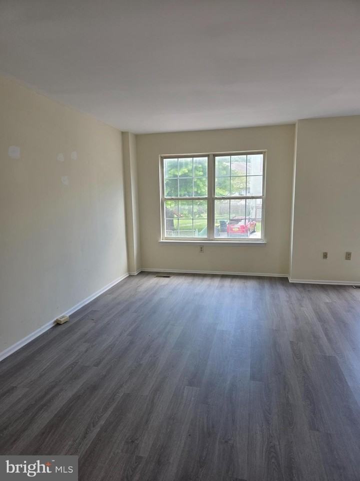 13 Farland Way - Photo 3 of 12