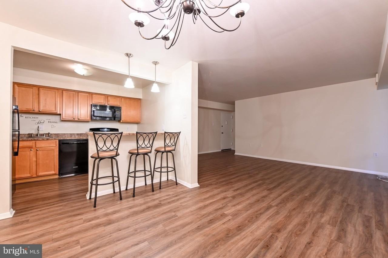 203 Victor Pkwy Apt F #203F - Photo 3 of 23