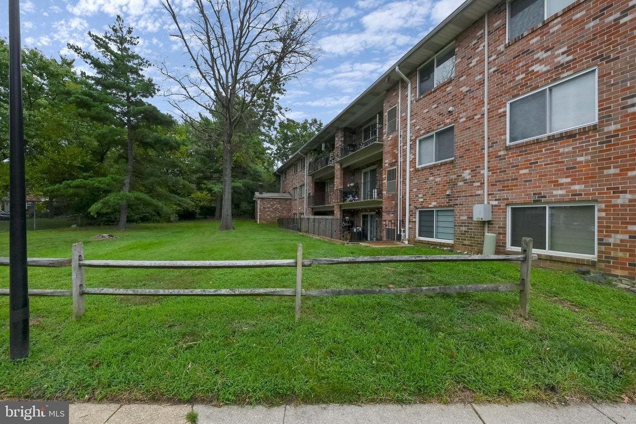 203 Victor Pkwy Apt F #203F - Photo 5 of 23