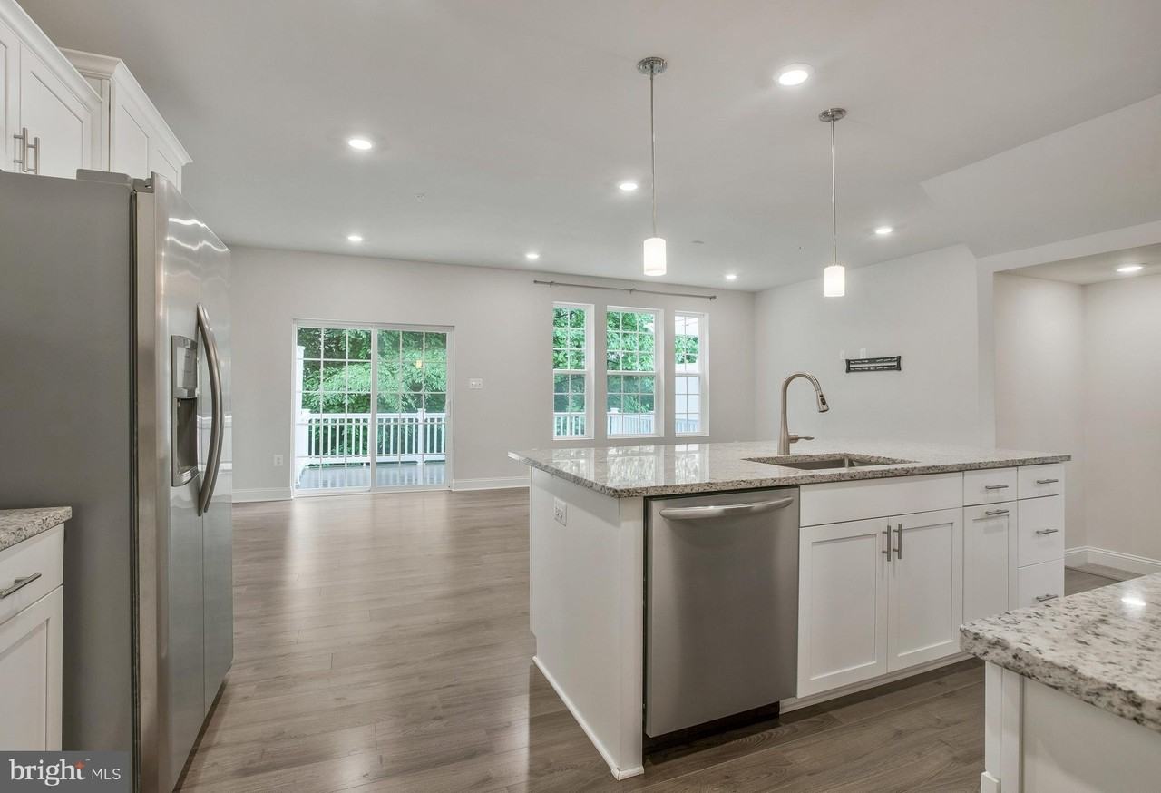 2738 Lady Slipper Rd - Photo 4 of 25