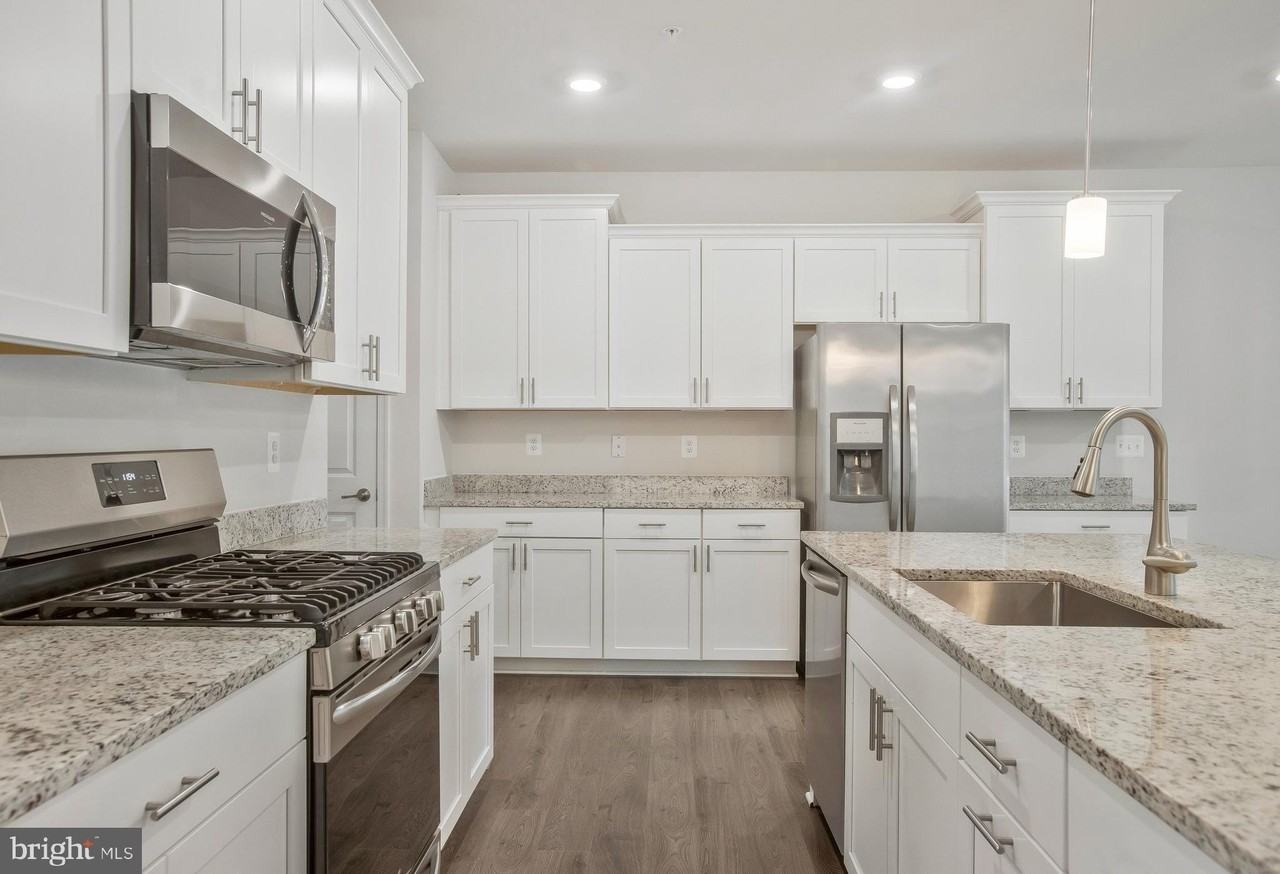 2738 Lady Slipper Rd - Photo 6 of 25