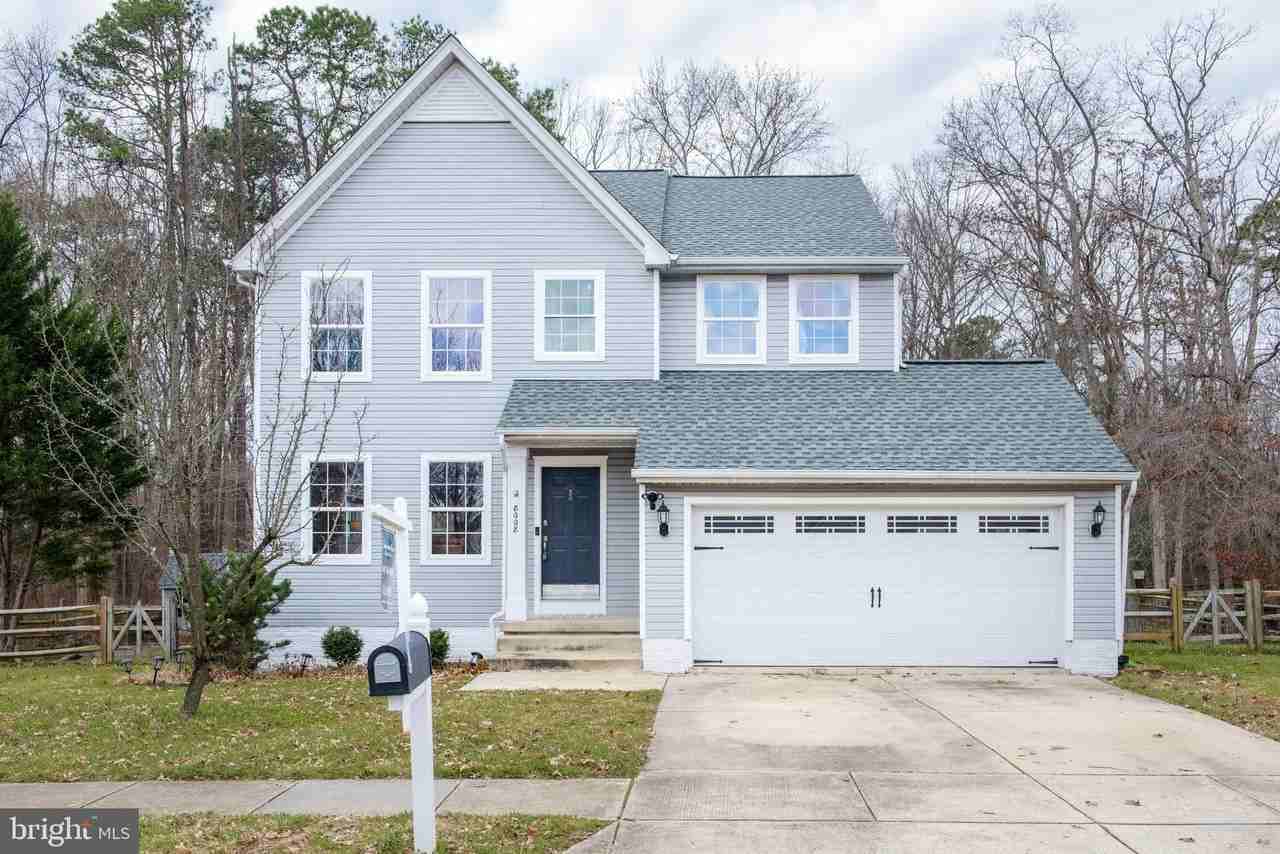 8008 High Oak Rd - Photo 2 of 50