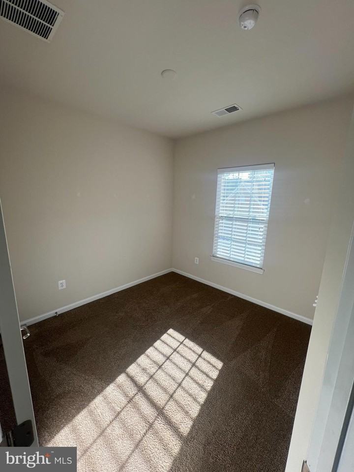 9447 Paragon Ct - Photo 3 of 15