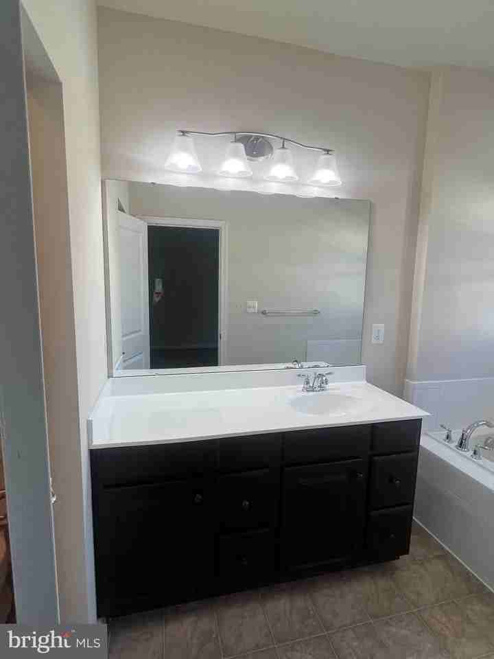 9447 Paragon Ct - Photo 7 of 15