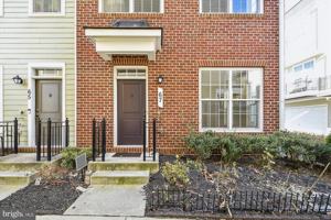 featured image of 67 Linden Pl