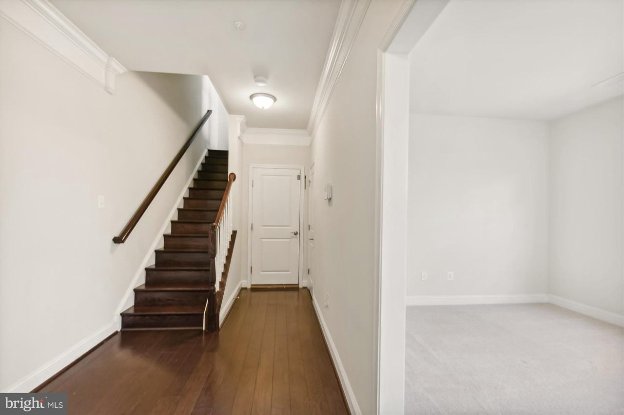 67 Linden Pl - Photo 6 of 32