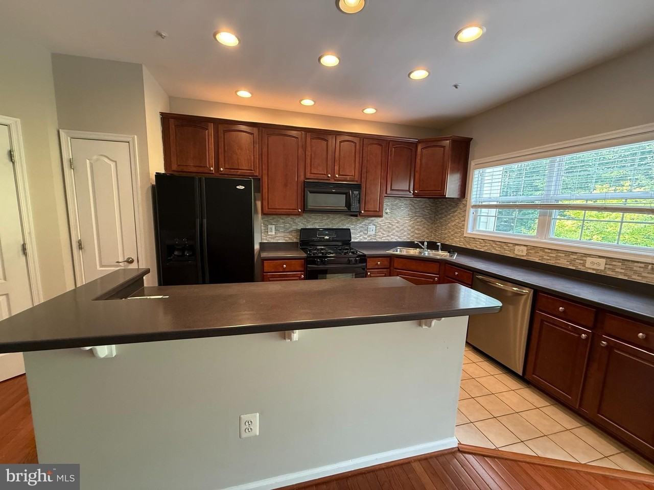 10292 Chestnut Park Ln #124 - Photo 3 of 30
