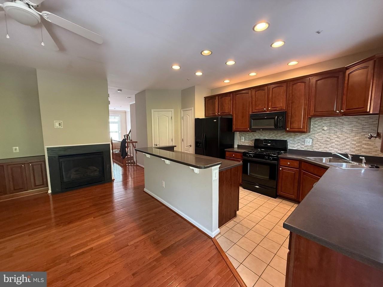 10292 Chestnut Park Ln #124 - Photo 4 of 30