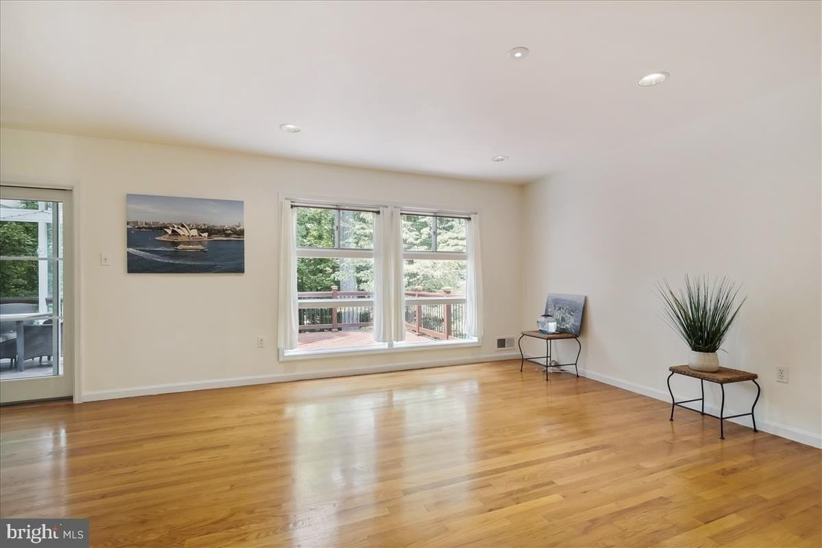 1397 Canterbury Way - Photo 7 of 22