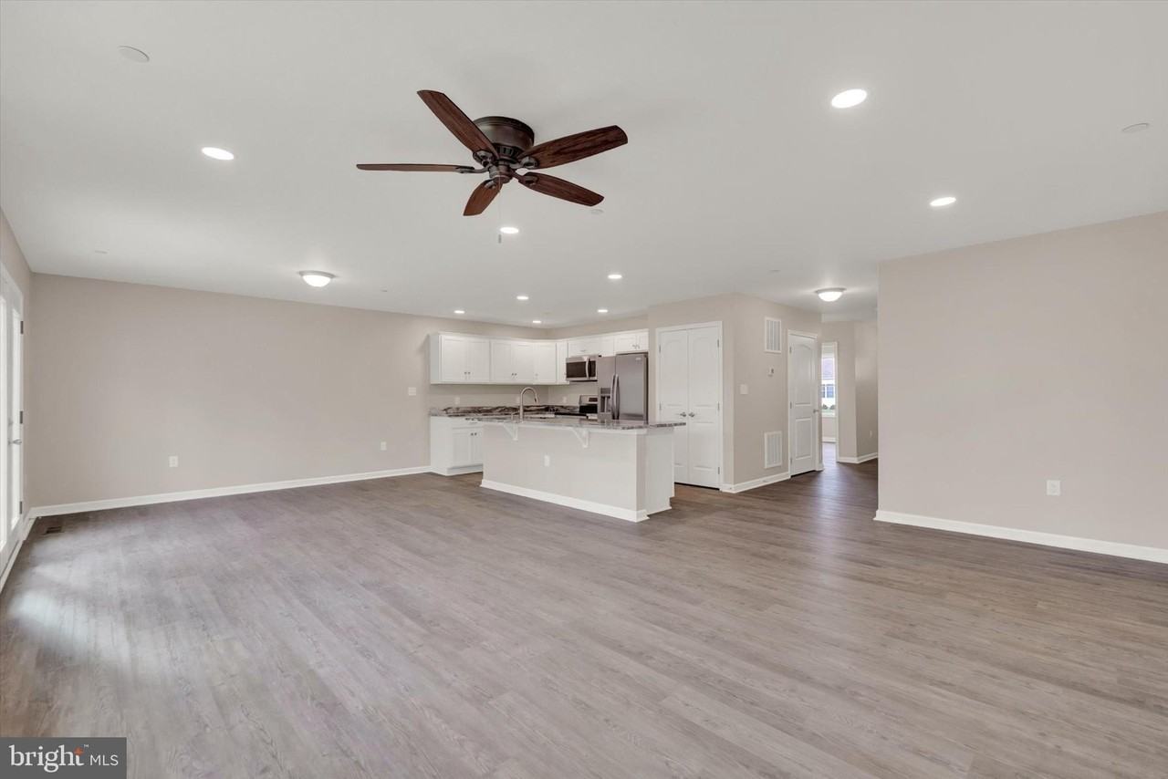 13906 Patriot Way - Photo 4 of 9