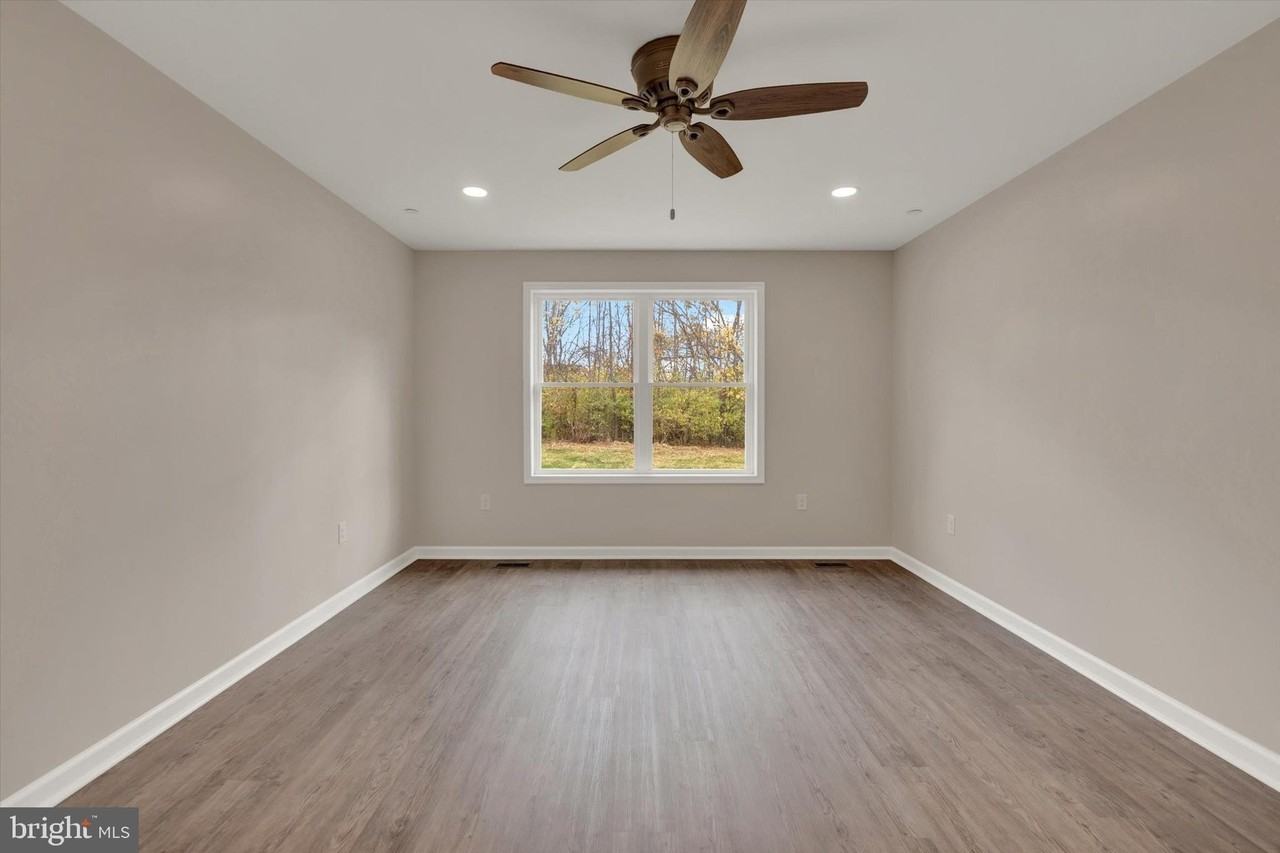 13906 Patriot Way - Photo 5 of 9