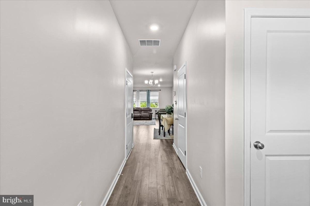 15 Morley Blvd - Photo 4 of 41