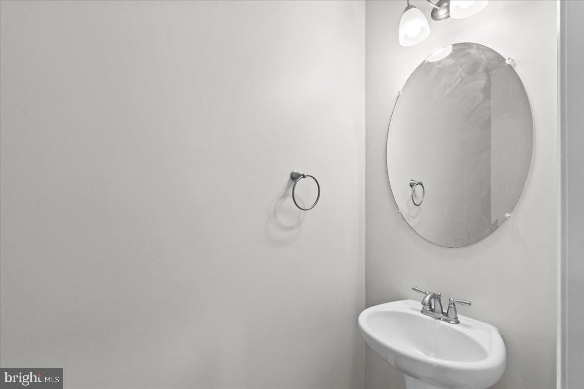 15 Morley Blvd - Photo 5 of 41