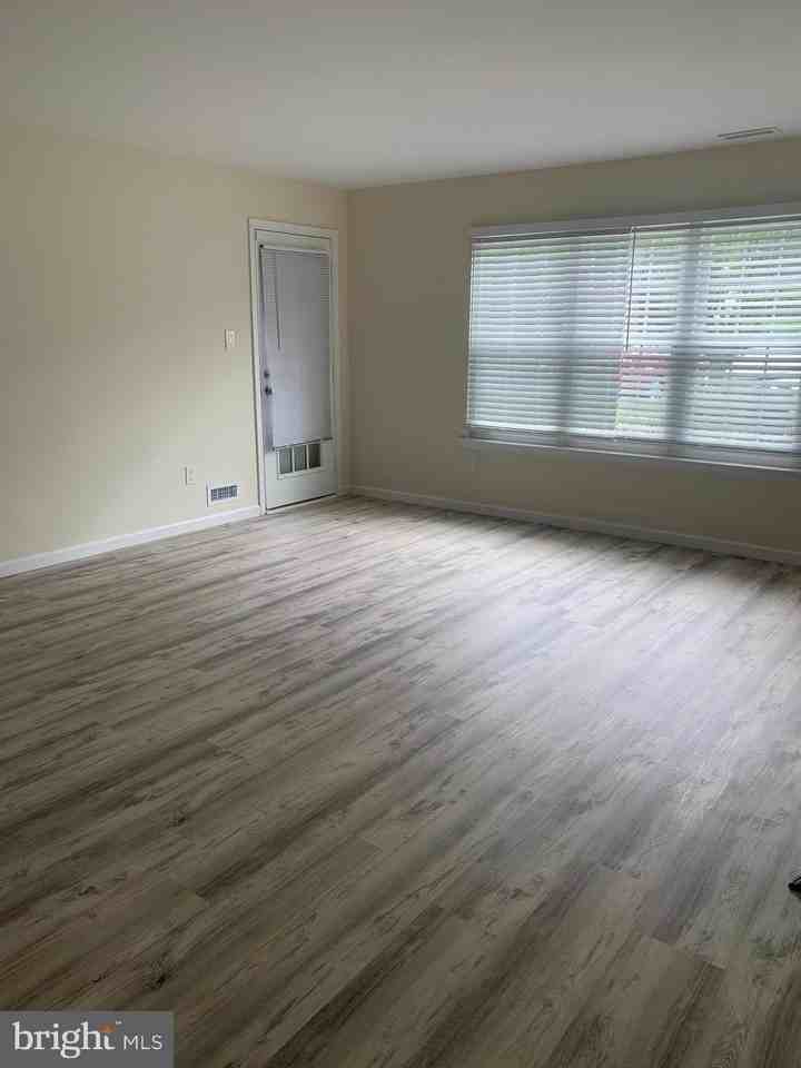 442A Thornwood Dr - Photo 2 of 17