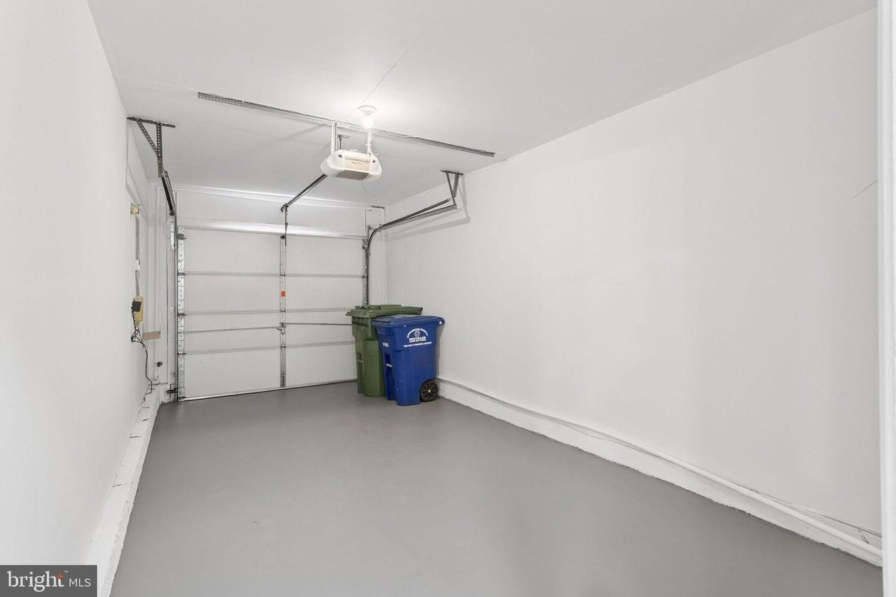 771 Barton Run Blvd - Photo 5 of 37