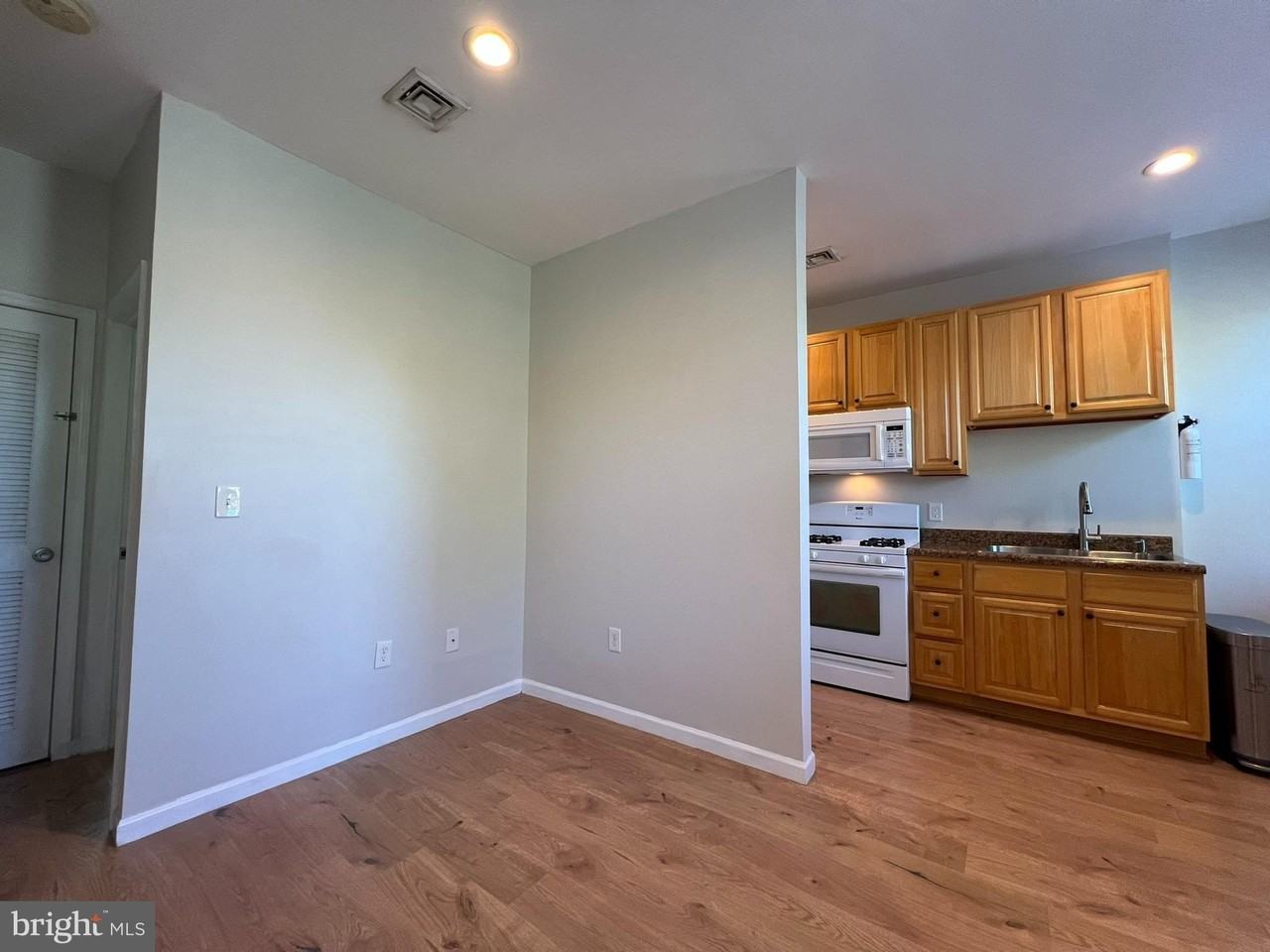255 Mercer St #3 - Photo 4 of 19